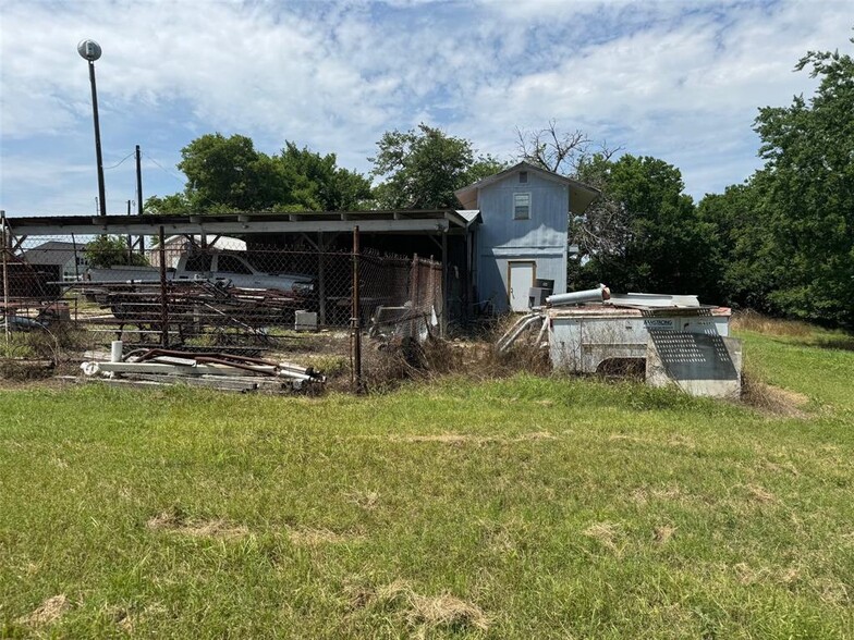 1620 Pecos St, Lockhart, TX à louer - Photo du bâtiment - Image 3 de 13