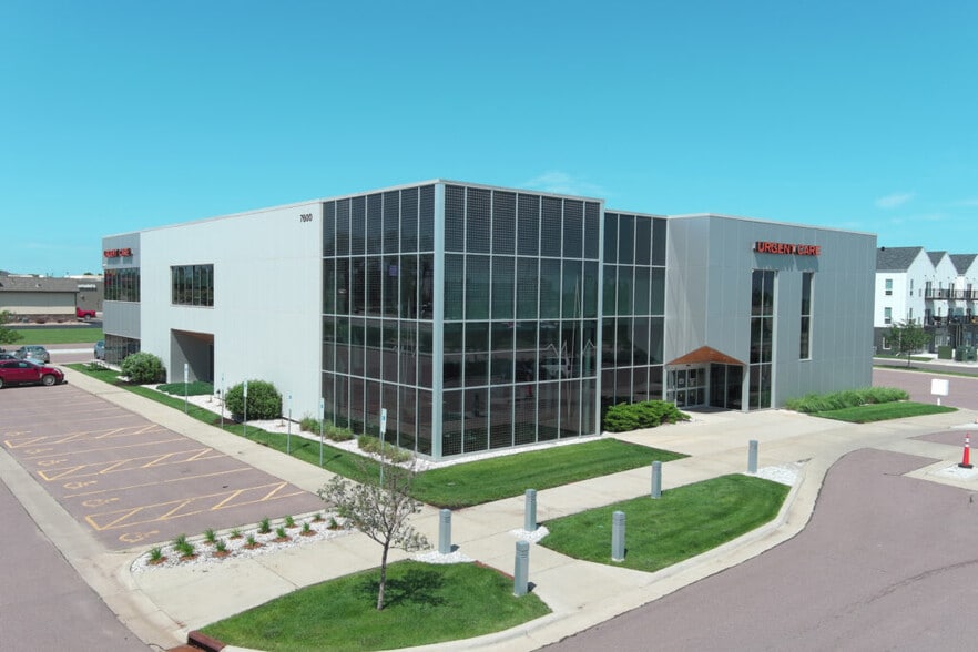 7600 S Minnesota Ave, Sioux Falls, SD for sale - Building Photo - Image 2 of 10