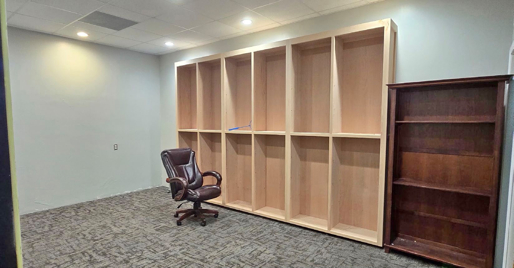 902 Oak Ln, Rio Linda, CA for lease Interior Photo- Image 1 of 8