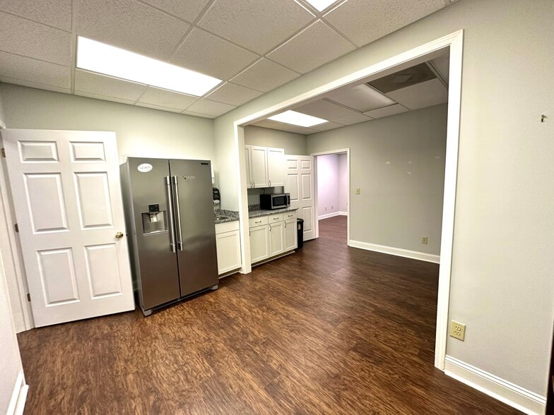 1818 E Main St, Easley, SC for lease - Building Photo - Image 2 of 11