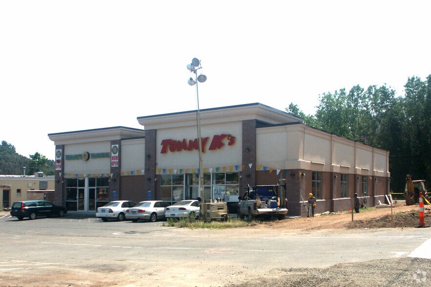 460-480 Elm St, West Haven, CT for lease - Building Photo - Image 3 of 9