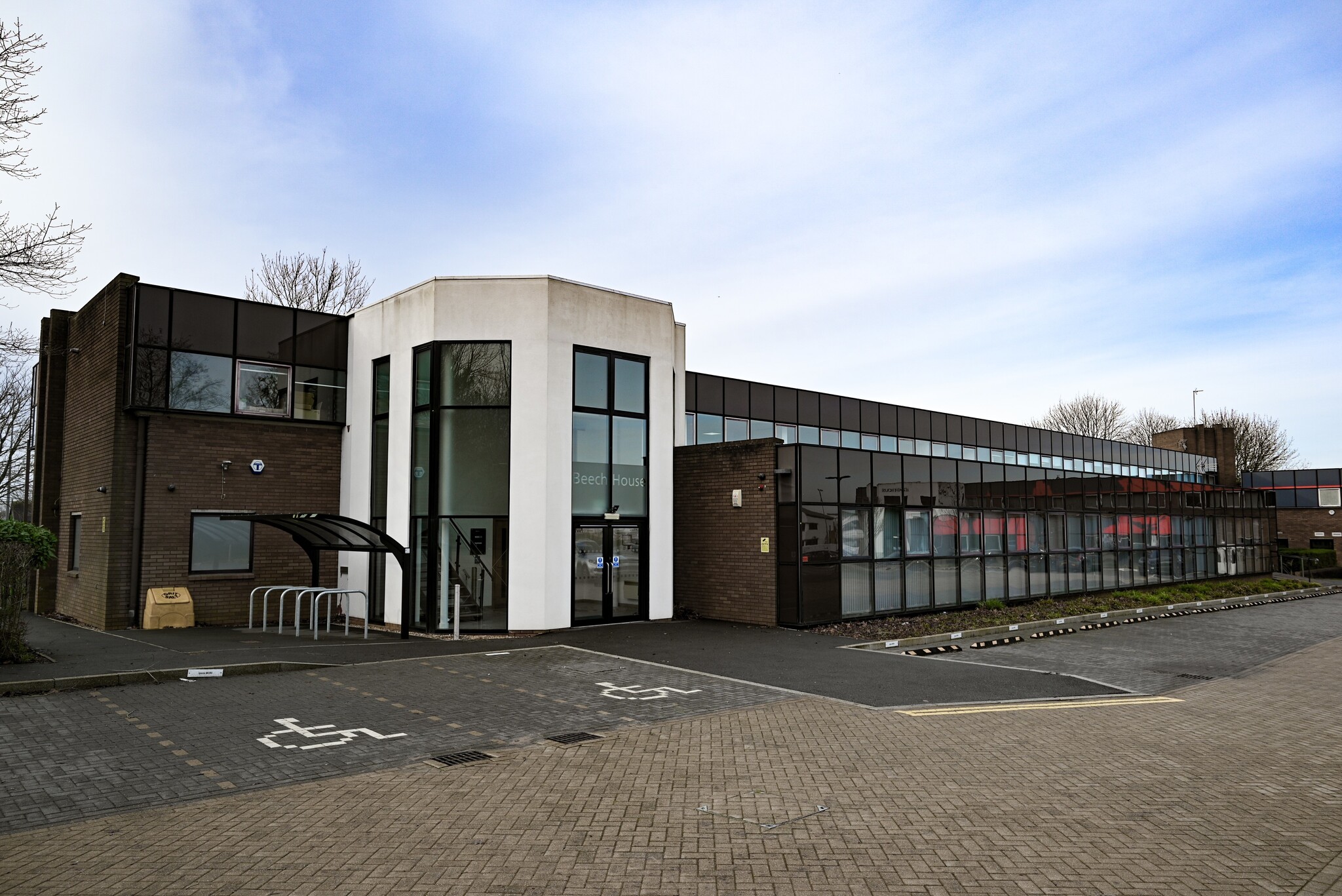 Breckland, Milton Keynes for lease Building Photo- Image 1 of 6