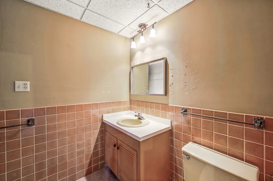 2000 Green St, Farrell, PA à louer - Photo du bâtiment - Image 2 de 53