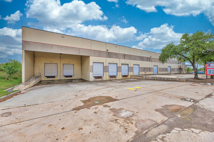 1411 Hutchins St, Houston, TX for lease - Building Photo - Image 2 of 19