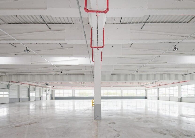 Industrial in Gennevilliers for lease - Interior Photo - Image 3 of 10