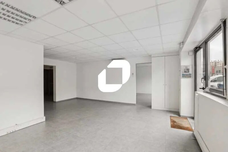 Office in Villeurbanne for lease - Interior Photo - Image 2 of 16