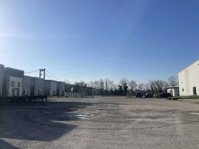 Bureau dans Lormont à louer - Photo du bâtiment - Image 2 de 4