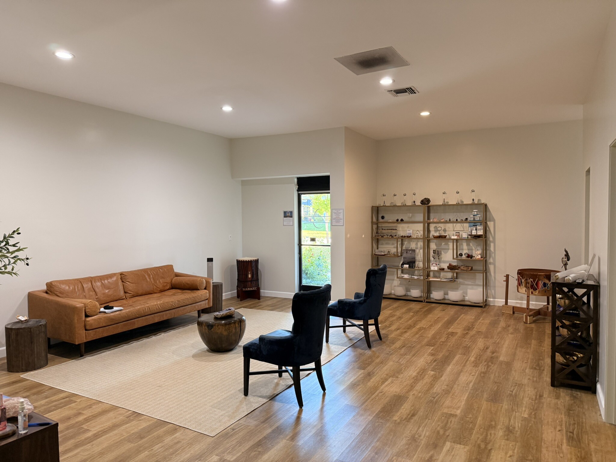 27734 Avenue Scott, Valencia, CA for lease Interior Photo- Image 1 of 5