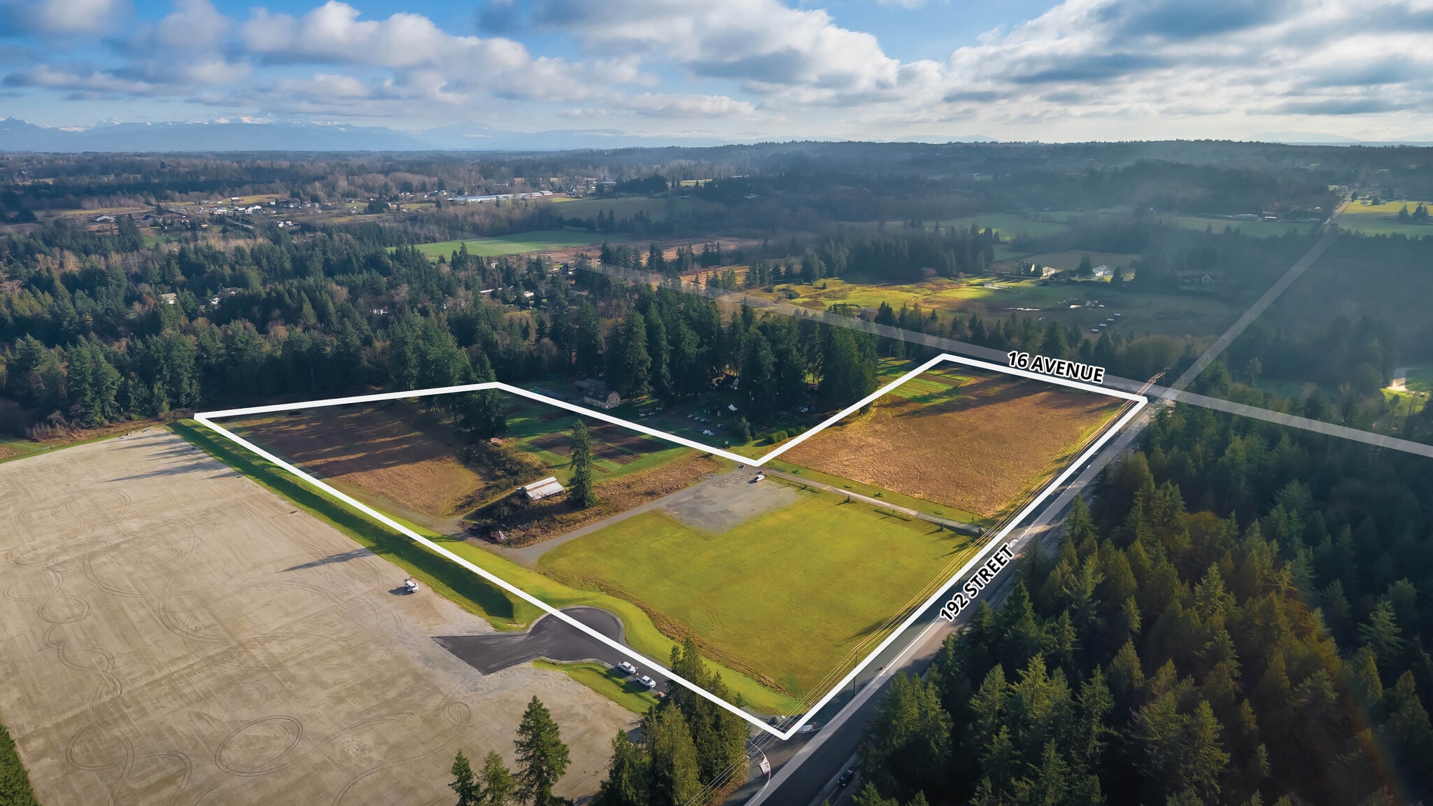 1760 192 St, Surrey, BC à louer Photo principale- Image 1 de 8