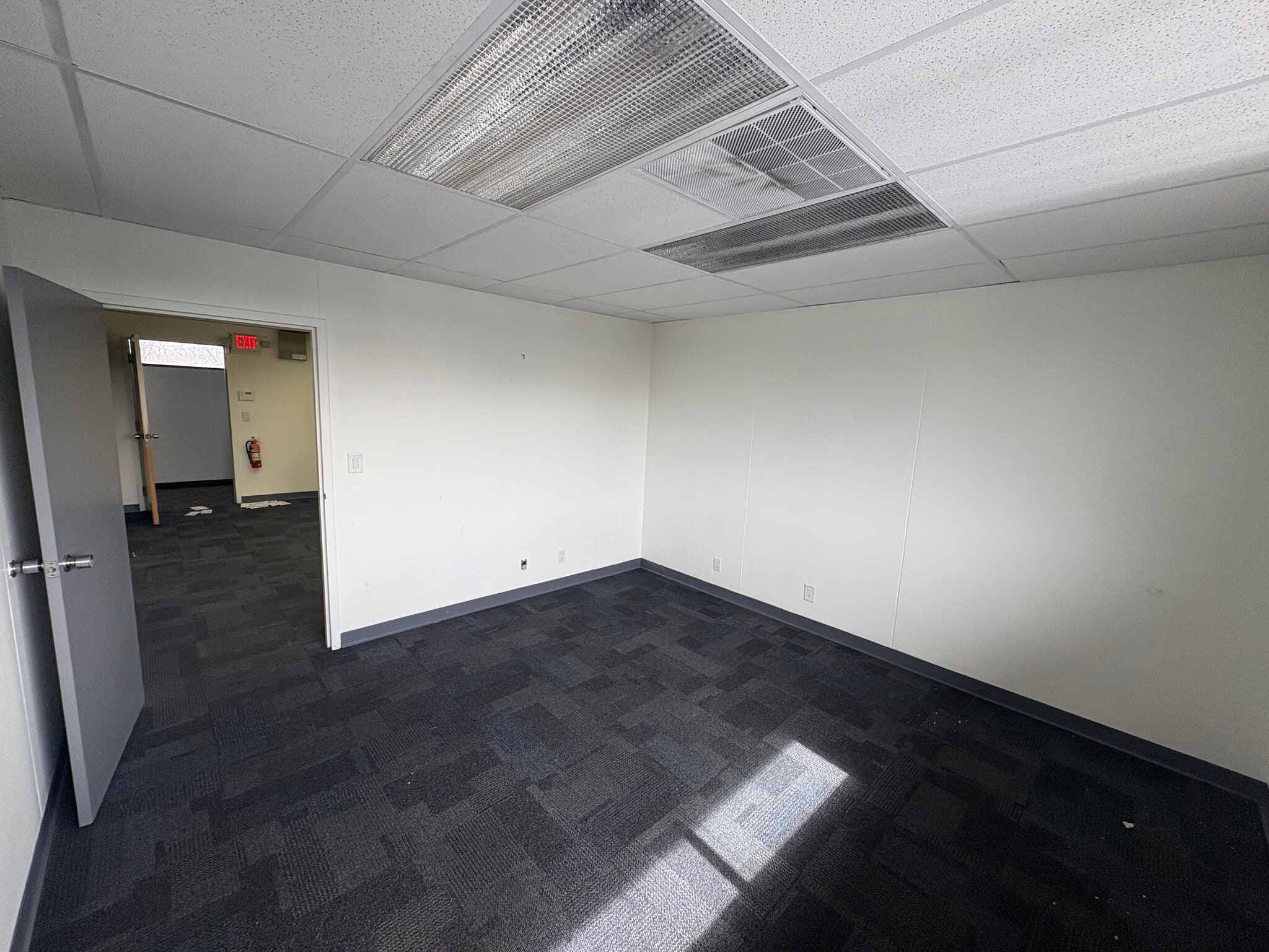 127 Gaither Dr, Mount Laurel, NJ for lease Interior Photo- Image 1 of 3