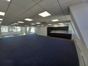 39 Queen St, Maidenhead for lease Interior Photo- Image 1 of 4