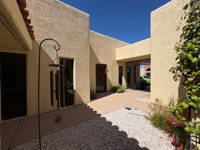 6137 E Grant Rd, Tucson, AZ for lease - Building Photo - Image 2 of 7