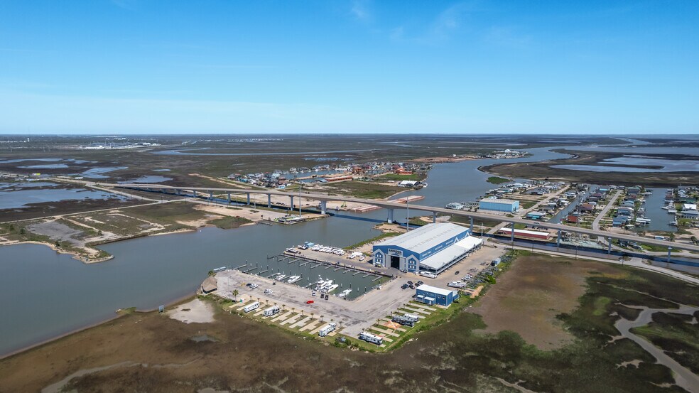 827 Gulf Rd, Freeport, TX à vendre - Photo du bâtiment - Image 2 de 5