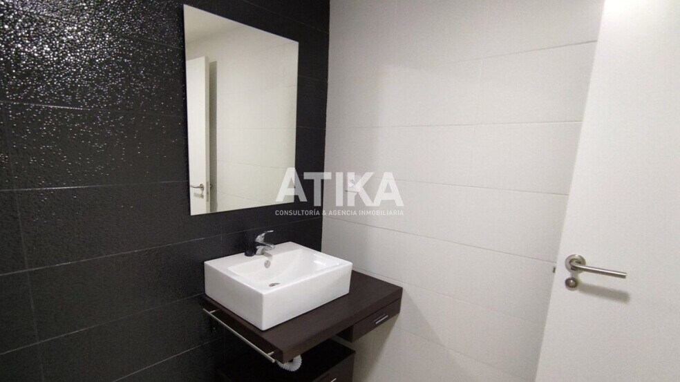 Office in Ontinyent, Valencia for lease - Interior Photo - Image 3 of 18