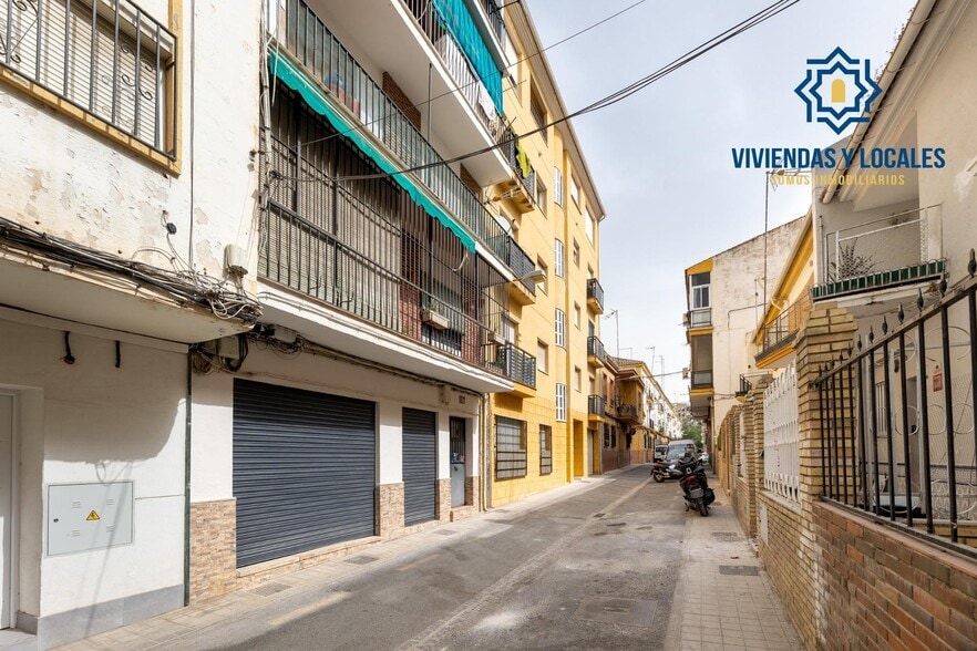 Calle Gras y Granollers, 16, Granada, Granada for sale - Building Photo - Image 1 of 15