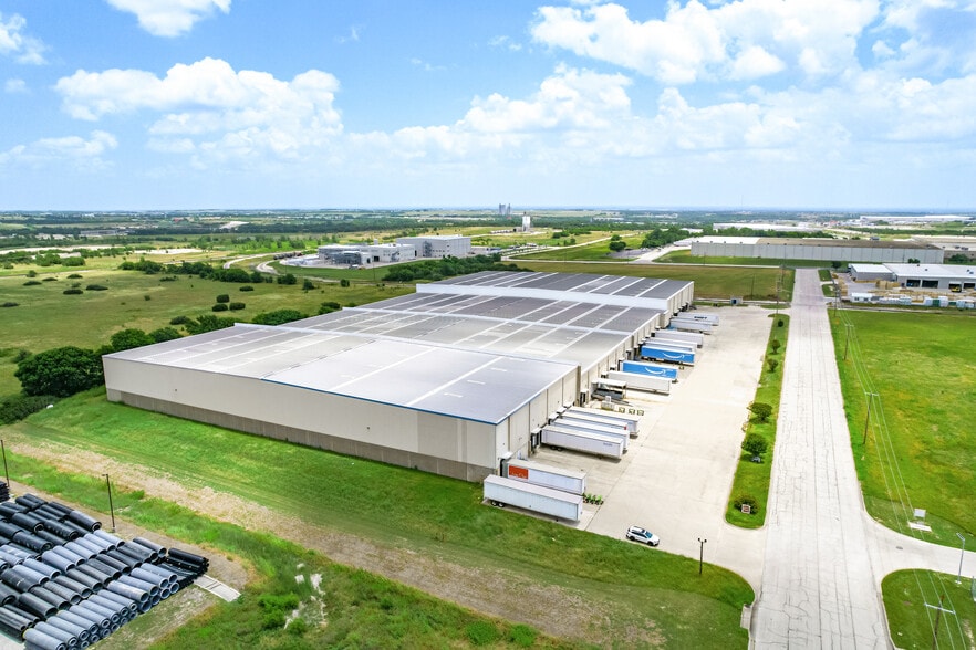 2412 Wilsonart Dr, Temple, TX for lease - Building Photo - Image 3 of 9