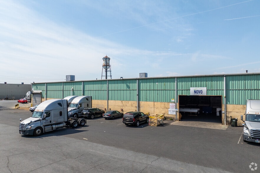 2027 S 12th St, Allentown, PA for lease - Building Photo - Image 2 of 7