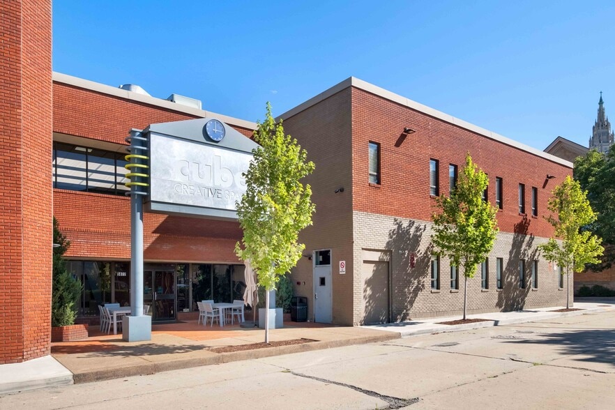 5877 Commerce St, Pittsburgh, PA for lease - Building Photo - Image 3 of 19