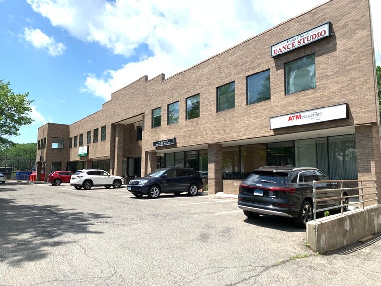 456 Glenbrook Rd, Stamford, CT for lease - Building Photo - Image 3 of 10