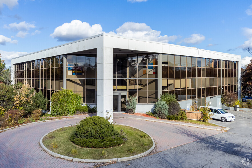 2255 St Laurent Blvd, Ottawa, ON for lease - Primary Photo - Image 1 of 4