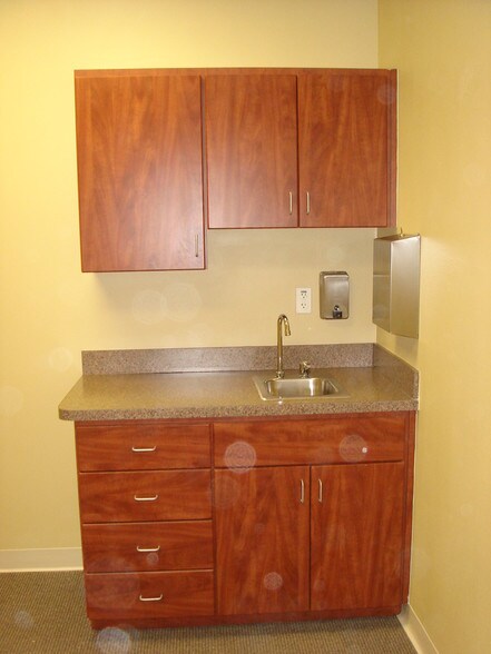 1755 David Walker Dr, Tavares, FL à vendre - Photo du bâtiment - Image 3 de 8
