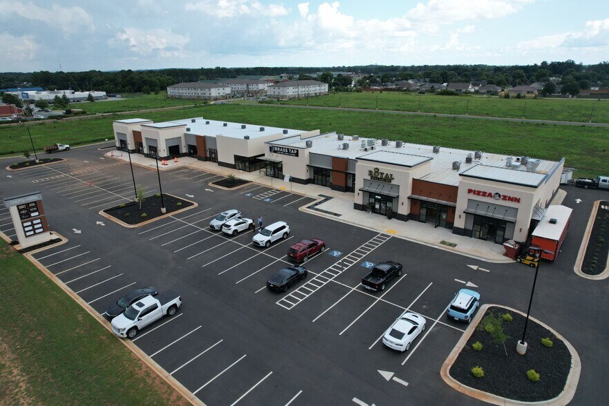 3151 Russell Pky, Warner Robins, GA à louer - Photo du bâtiment - Image 2 de 7