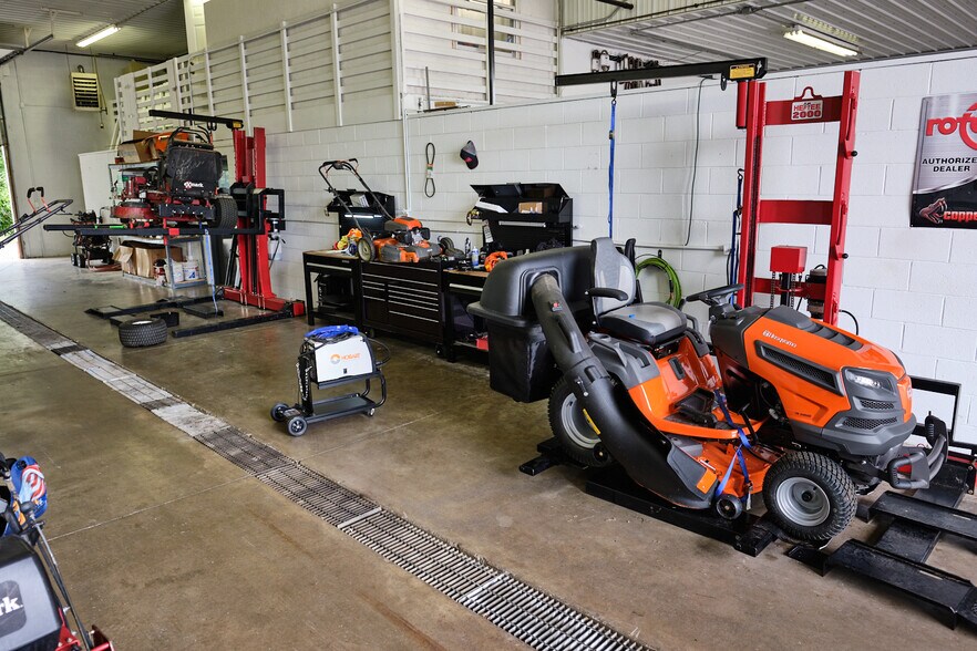 4592 State Route 51, Rostraver Township, PA à vendre - Photo principale - Image 2 de 4