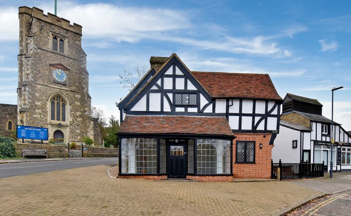 58 High St, Pinner à louer Photo principale- Image 1 de 6