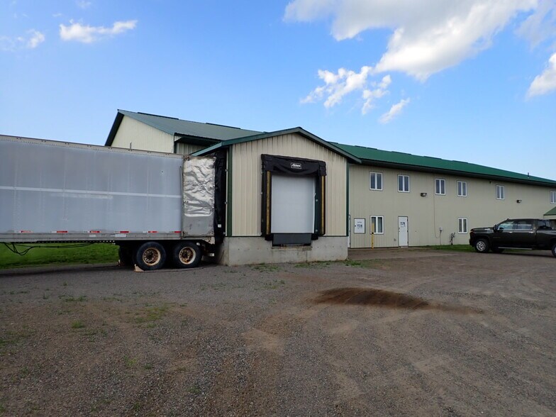 940 6th Ave NE, Milaca, MN à vendre - Photo du bâtiment - Image 2 de 7