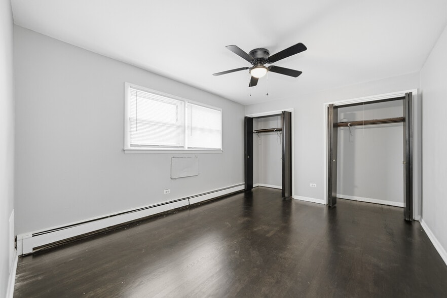 2151 E 87th St, Chicago, IL for sale - Interior Photo - Image 3 of 11