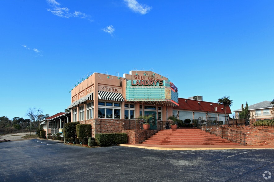 905 E Gregory St, Pensacola, FL for lease - Primary Photo - Image 1 of 6