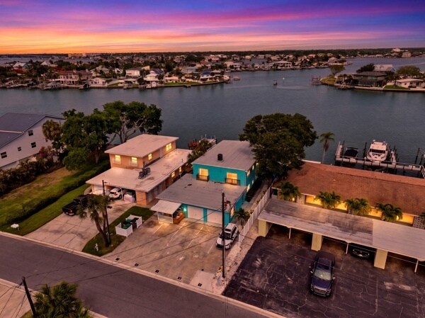 2311 Bay Blvd, Indian Rocks Beach, FL à vendre - Photo du bâtiment - Image 2 de 48