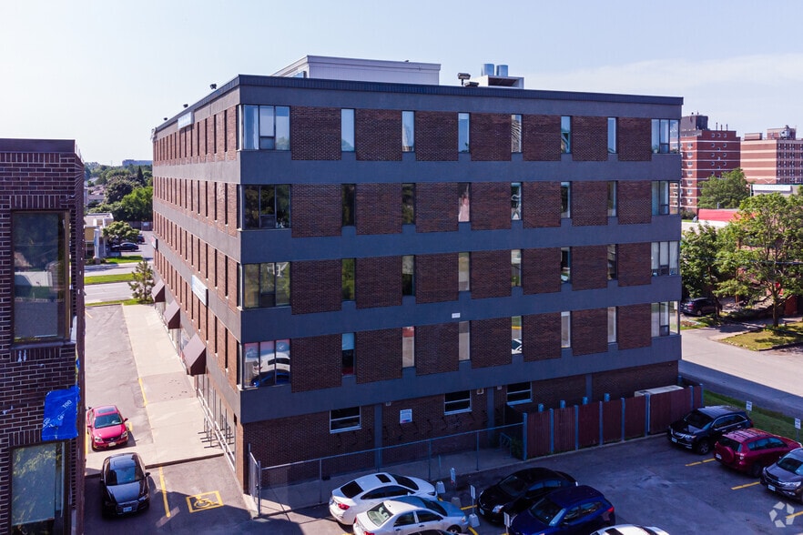 2255 Carling Ave, Ottawa, ON à louer - Photo du bâtiment - Image 3 de 12