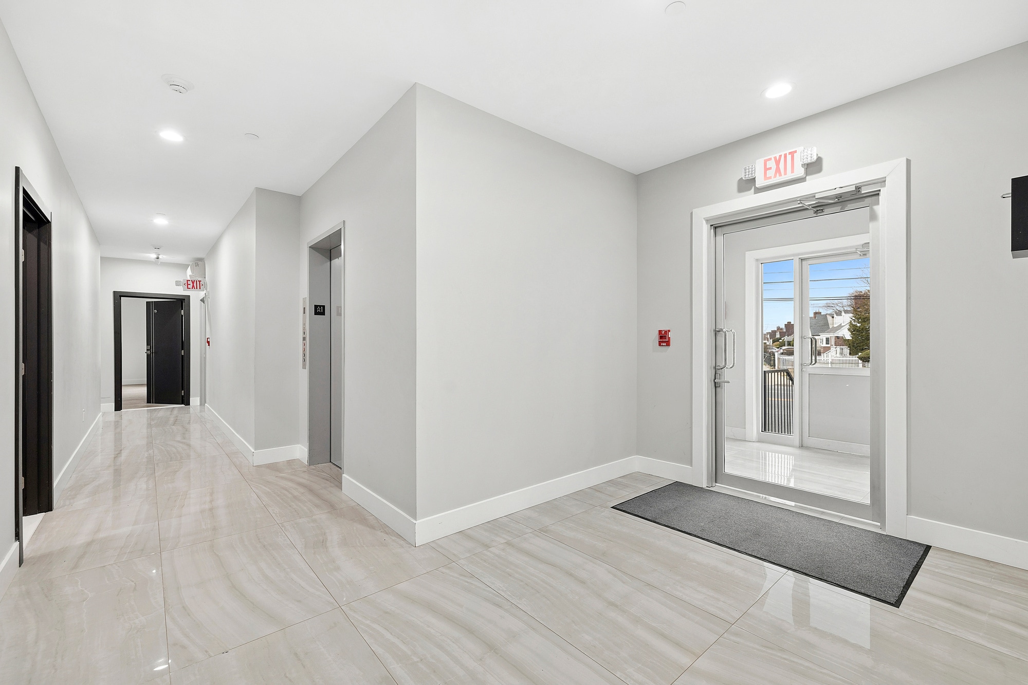 533 Greenwich St, Hempstead, NY à vendre Photo principale- Image 1 de 47