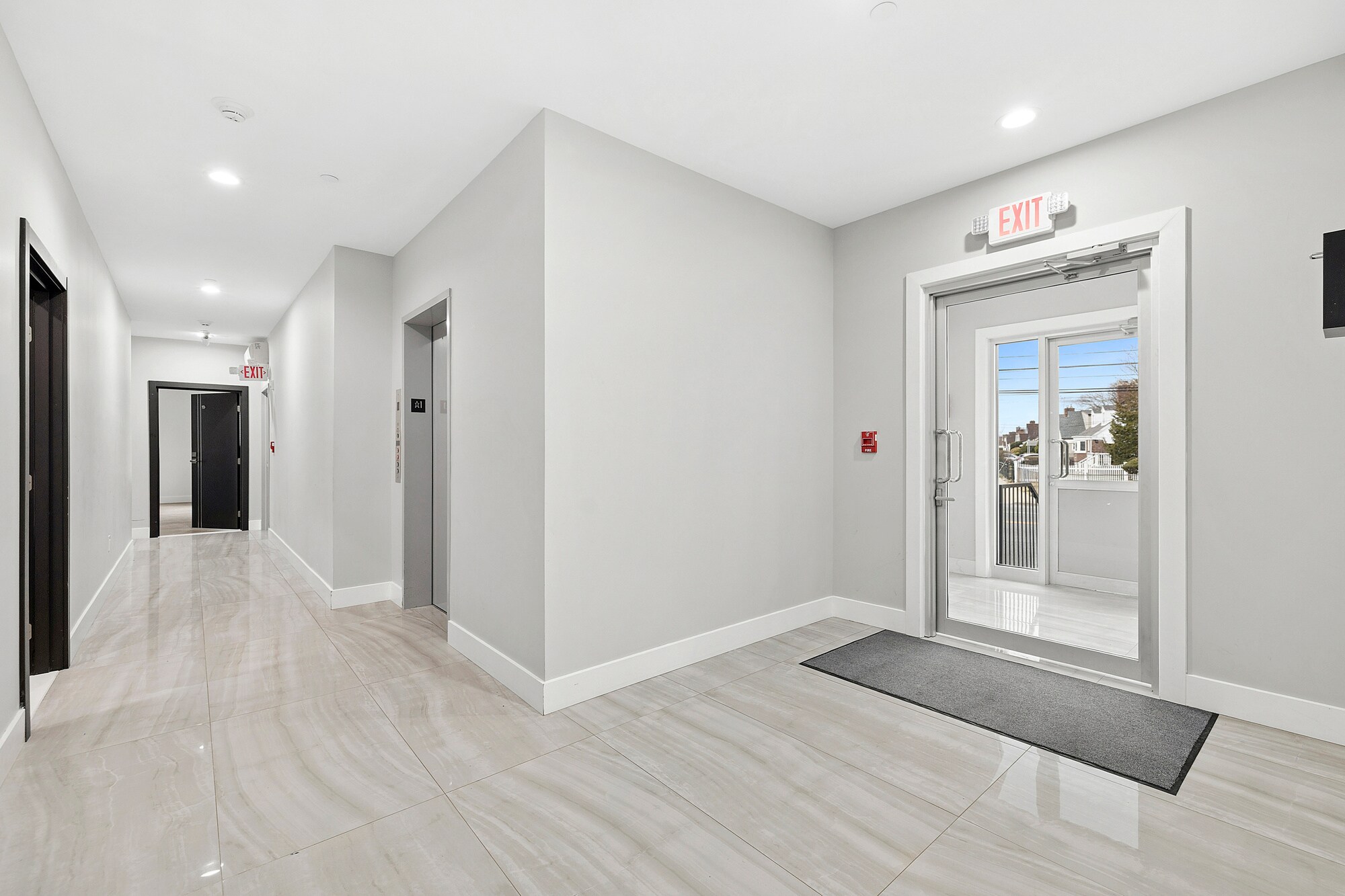 533 Greenwich St, Hempstead, NY for sale Primary Photo- Image 1 of 47