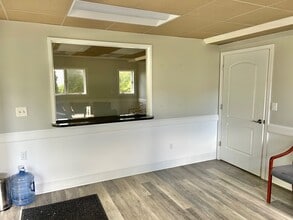 46 W Avon Rd, Avon, CT à louer Photo du bâtiment- Image 2 de 15