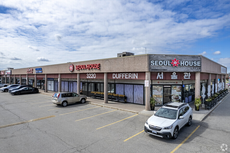 3220 Dufferin St, Toronto, ON à louer - Photo du bâtiment - Image 2 de 5