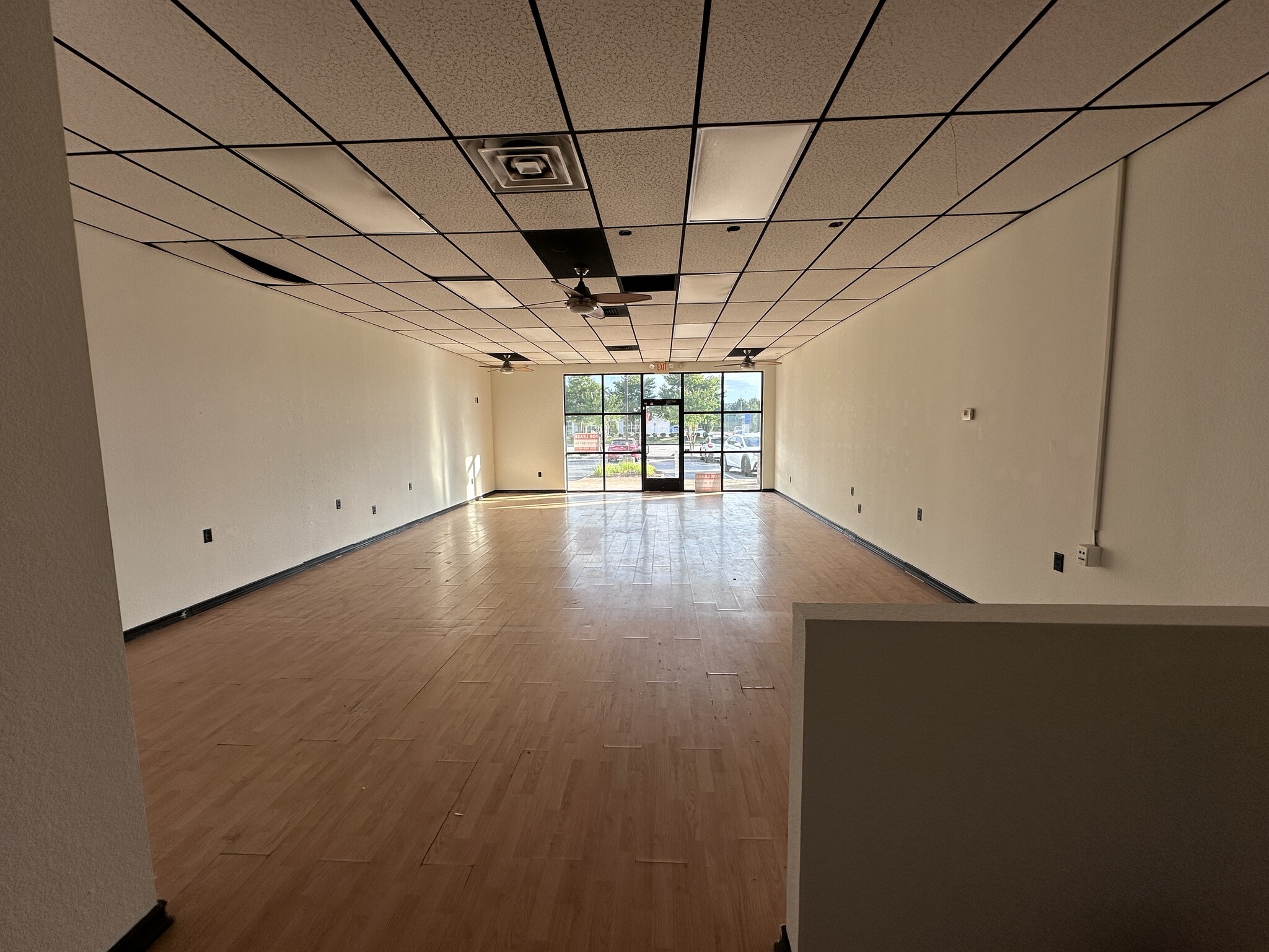 1100 Cedar Rd, Chesapeake, VA for lease Interior Photo- Image 1 of 2