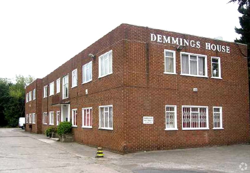 Brookfield Rd, Cheadle à louer - Photo du bâtiment - Image 3 de 6