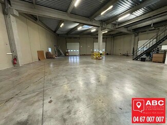 Plus de détails pour Local d'activités à louer