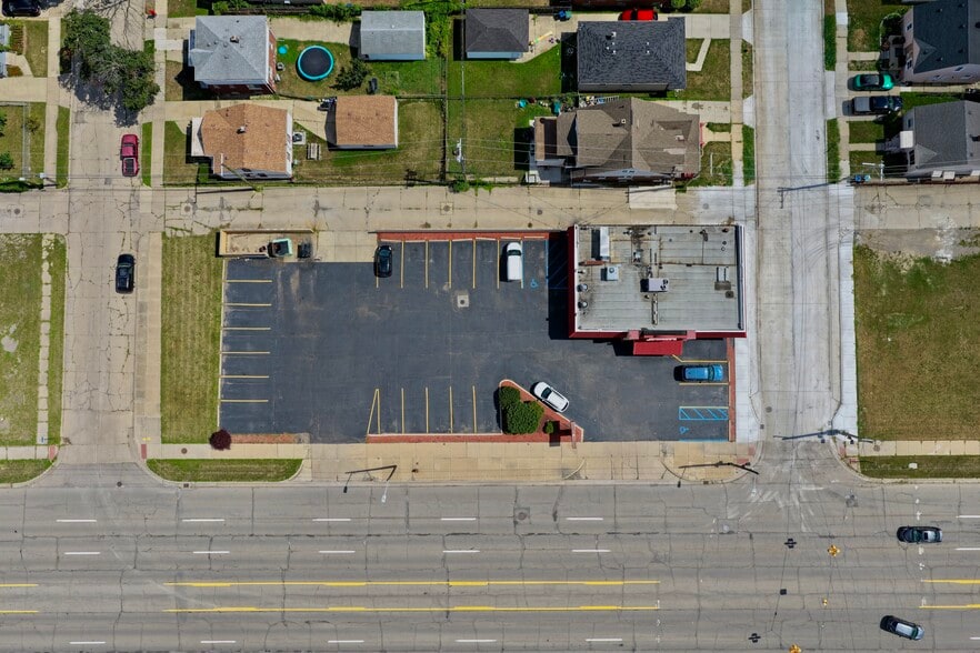 1679-1681 Dix Hwy, Lincoln Park, MI for sale - Building Photo - Image 3 of 36