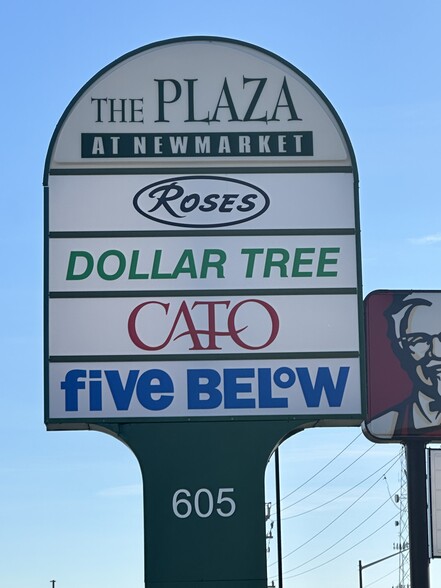 605 Newmarket Dr, Newport News, VA for lease - Building Photo - Image 2 of 6