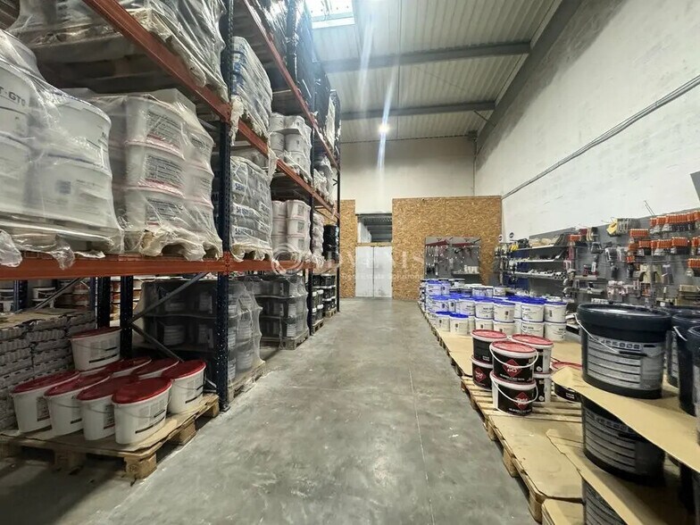 Flex in Stains for lease - Building Photo - Image 2 of 9