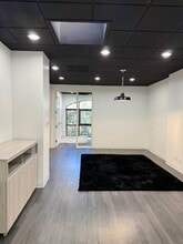 2277 Townsgate Rd, Westlake Village, CA à louer Photo intérieure- Image 2 de 3