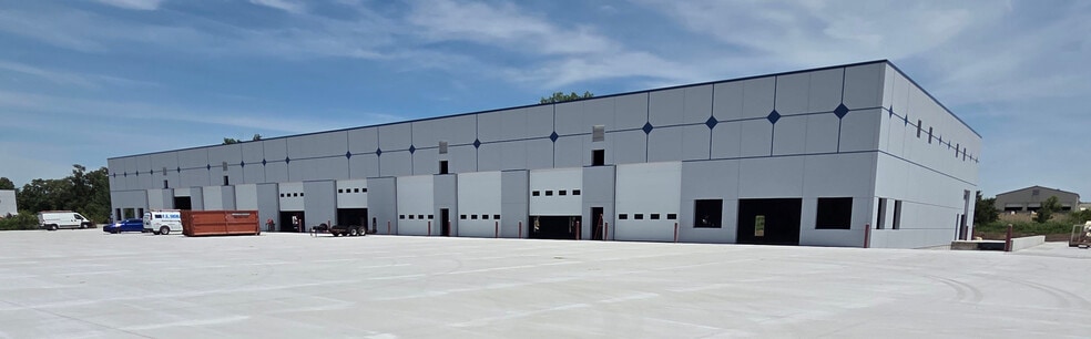 1720 Workers Ct, Joliet, IL for lease - Building Photo - Image 2 of 14