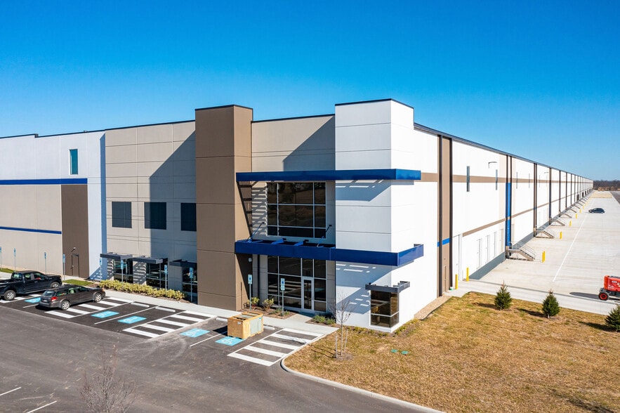 521 Exchange Way, Commercial Point, OH à louer - Photo du bâtiment - Image 1 de 8