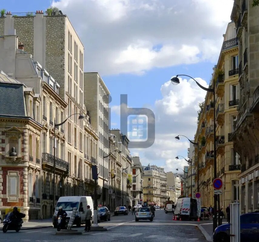 Retail in Paris for lease Building Photo- Image 1 of 2