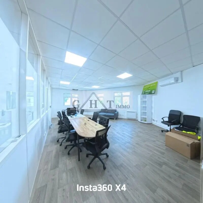 Office in Créteil for lease Interior Photo- Image 1 of 11