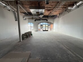 1600-1750 N Buffalo Dr, Las Vegas, NV à louer Photo intérieure- Image 2 de 9