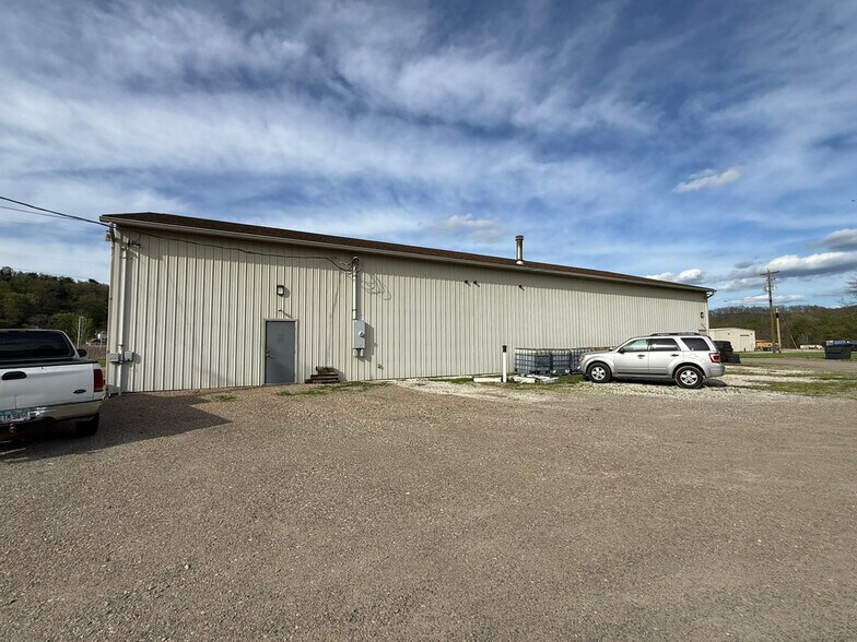 1 Dennison Yard Cir, Dennison, OH à vendre - Photo du bâtiment - Image 1 de 13